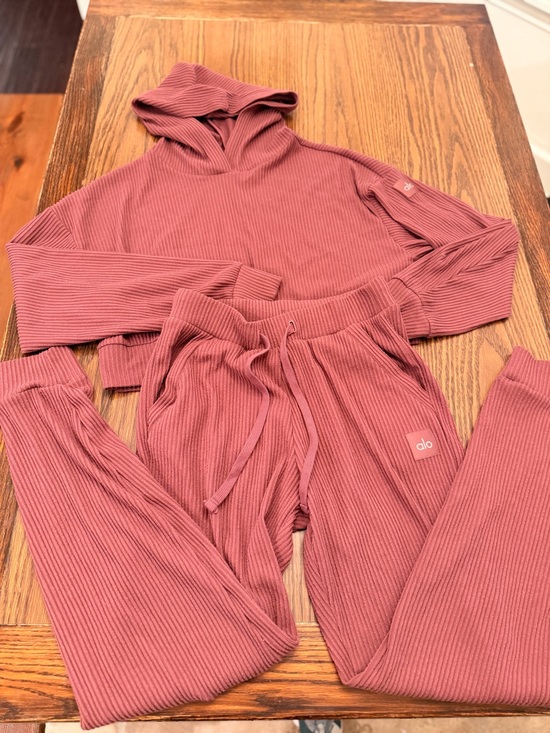 ALO Yoga Other - ALO Yoga Women's Ribbed Hoodie & Jogger Set in Maroon
